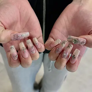 ネイル AIKO🐈‍⬛⭐︎ 大阪/y2k/個性派のネイルデザイン