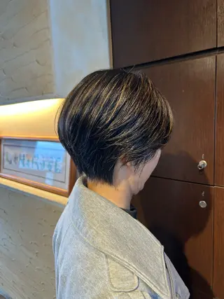 ショート レイヤー/透明感カラ ー/茅ヶ崎/momiのヘアスタイル