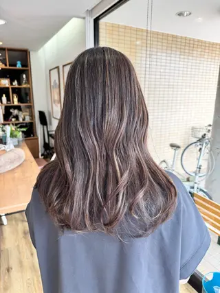 ロング カラー ツキダテ ユイのヘアスタイル