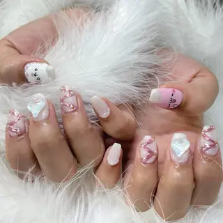 ネイル SATO 🎠🫧 痛ネイル/3Dパーツのネイルデザイン