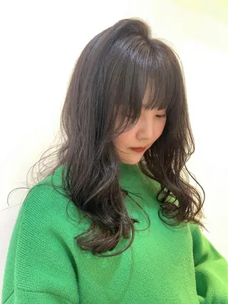 セミロング 井上 亜海のヘアスタイル