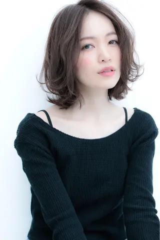 ミディアム パーマ うる艶/レイヤー 🪞池袋LAND🪞のヘアスタイル