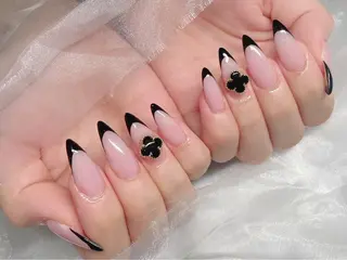 ネイル Roi〈ロワ〉 Reikaのネイルデザイン