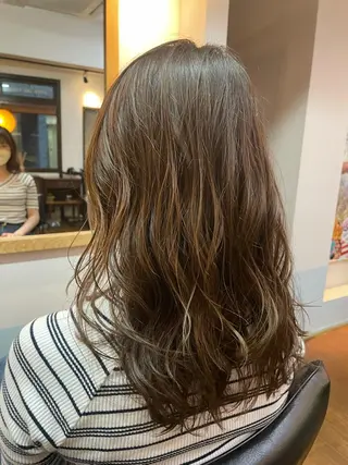 セミロング カラー Land.所属・【透明感ツヤカラー】 三浦寛之のヘアスタイル