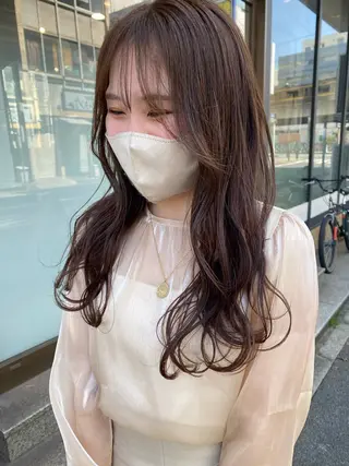 ロング W所属・小林 朋花のヘアスタイル