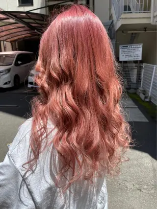 ロング カラー 横山 千春のヘアスタイル