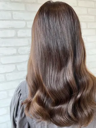 ロング カラー 石崎 真維のヘアスタイル