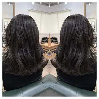 ミディアム カラー 村山 茉衣のヘアスタイル