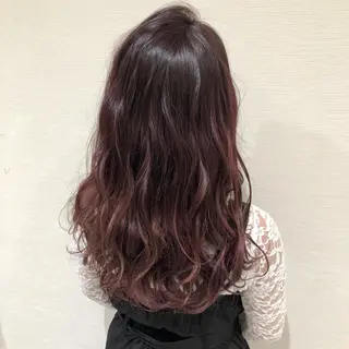 ロング カラー 赤阪 優奈のヘアスタイル