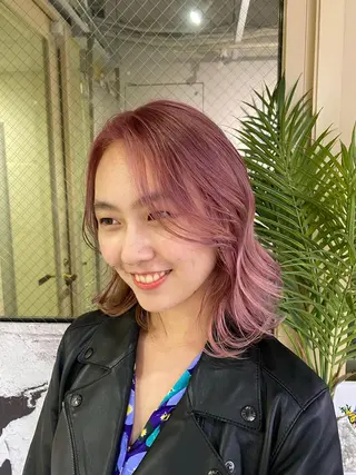 ミディアム ハイトーン&髪質改善 &韓国エクステ🤎のヘアスタイル