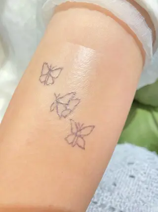 ヤスザトアヤノ ／レイヤー／オリーブのヘアスタイル