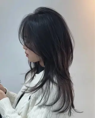 セミロング SHIN レイヤー‪‪カットのヘアスタイル