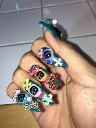 ネイル 廣瀬 真奈美のネイルデザイン