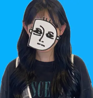 セミロング カラー 吉田 恋々音のヘアスタイル