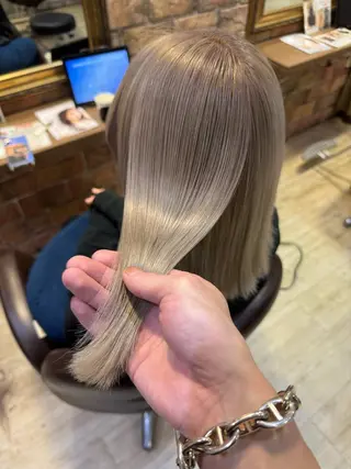 ミディアム 古川 流久のヘアスタイル