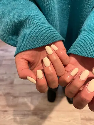 ネイル une／YUKINA 🫧大人nuanceのネイルデザイン