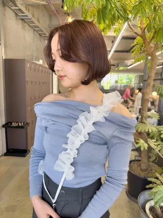 ミディアム カラー 愛加パーマ・レイヤー ・ピンクカラーのヘアスタイル