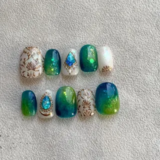 ネイル atelier　FIORITURA所属・FIORITURA aiのネイルデザイン