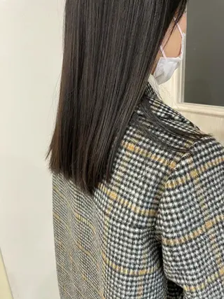 セミロング カラー akane .のヘアスタイル