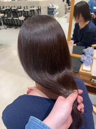 カラー 森 理音のヘアスタイル