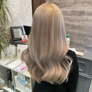 ロング 牧野 夏子のヘアスタイル