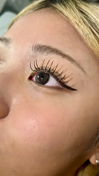 マツエク・マツパ 板垣 まいのネイルデザイン