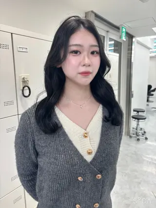 ロング 韓国ヘア/ブリーチ無 しWカラー/オリーブのヘアスタイル