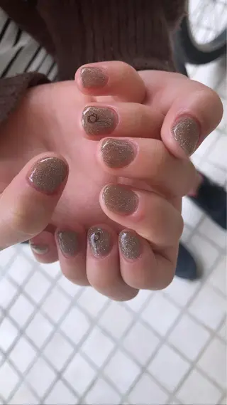 ネイル nailsalon　hue所属・小山 羽奈のネイルデザイン
