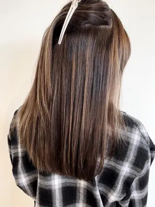 セミロング カラー KIZU 髪質改善 オカルト怪談のヘアスタイル