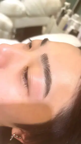 アイブロウ 有薗 こころのヘアスタイル