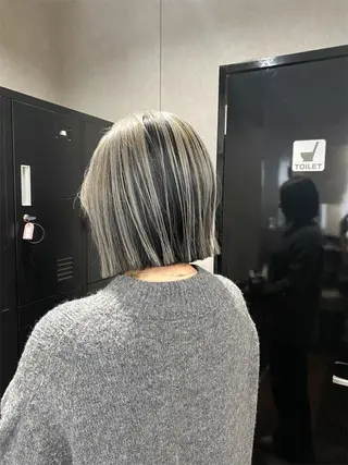 ミディアム _White所属・ＳＨＩ ＺＵのヘアスタイル