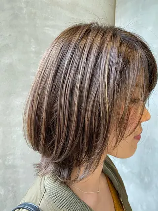 ショート カラー DEE okazakiのヘアスタイル