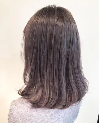 ミディアム カラー 西本 夏美のヘアスタイル