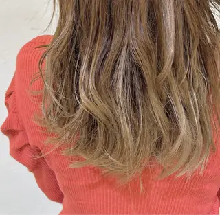 カラー SENA Rimのヘアスタイル