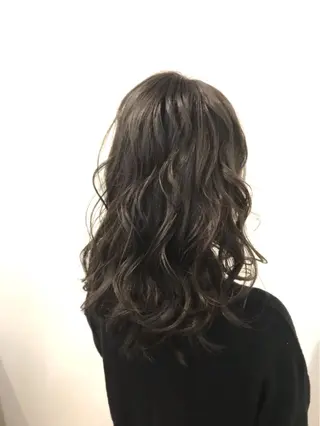 セミロング カラー 大人可愛いヘアー🌈 uta kanaのヘアスタイル