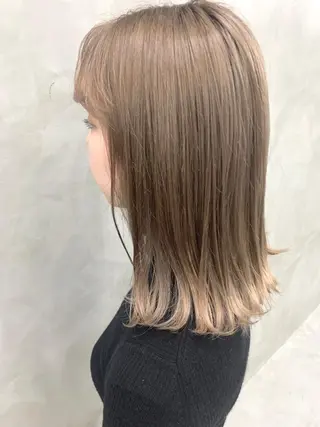 ミディアム ブームボックス所属・🐝ハイトーンカラー hachi🐝のヘアスタイル