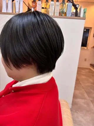 ショート シンセティックヘアデザイン所属・吉井 愛のヘアスタイル