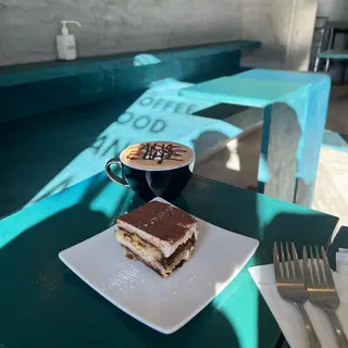 TIDEHAIR SHIHOのヘアスタイル