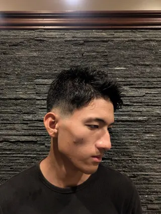 ショート 髙司 哲伸のヘアスタイル