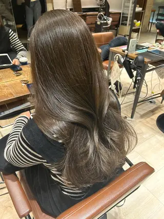 ロング 🎀大竹美侑／顔まわ りカット／レイヤーのヘアスタイル