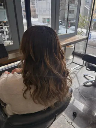 セミロング ユイカ🐮暖色カラー / 髪質改善のヘアスタイル