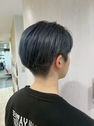 カラー メンズ アオバ サキのヘアスタイル