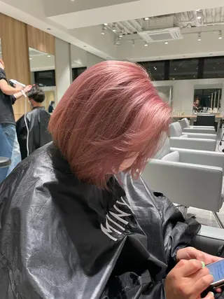 カラー hollo 原宿所属・ハイトーンカラー/ ダブルカラー/EMIのヘアスタイル