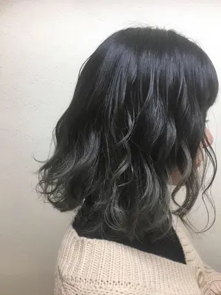 カラー 工藤 綾華のヘアスタイル