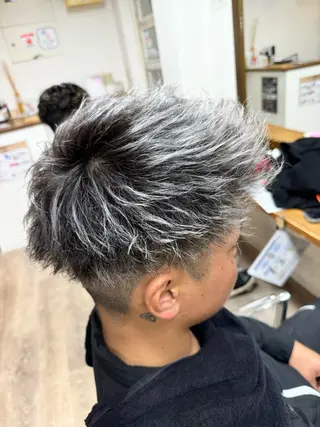 カラー hairs 897のヘアスタイル