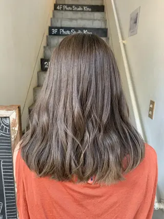 ミディアム カラー ノグチ ナツコのヘアスタイル