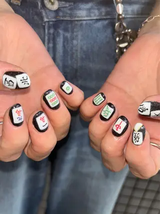 ネイル 🪐富島彩夏 /海外nail🪐のネイルデザイン