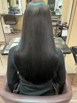 カラー VISE by Art Creative所属・VISE 清水のヘアスタイル