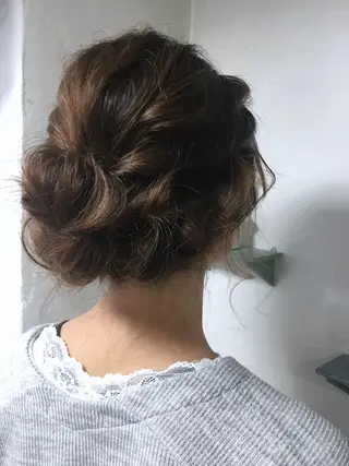 ロング カラー パーマ ヘアアレンジ 推し活専用 【派手髪】飯野ゆかりのヘアスタイル