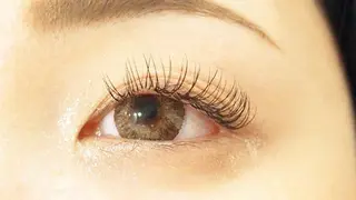 マツエク・マツパ 💜bora .のネイルデザイン